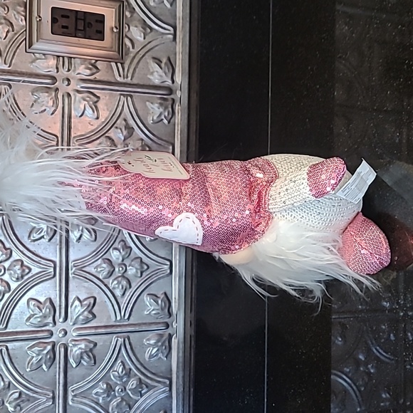 🩷🤍Sequin Heart Gnome - Picture 4 of 6